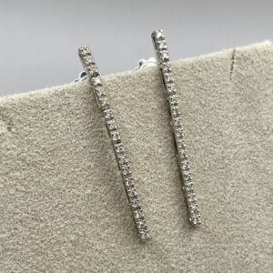 Orecchini a barretta con diamanti